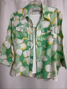 NWOT 2 piece Alford Dunner floral shirt set. Size 12P